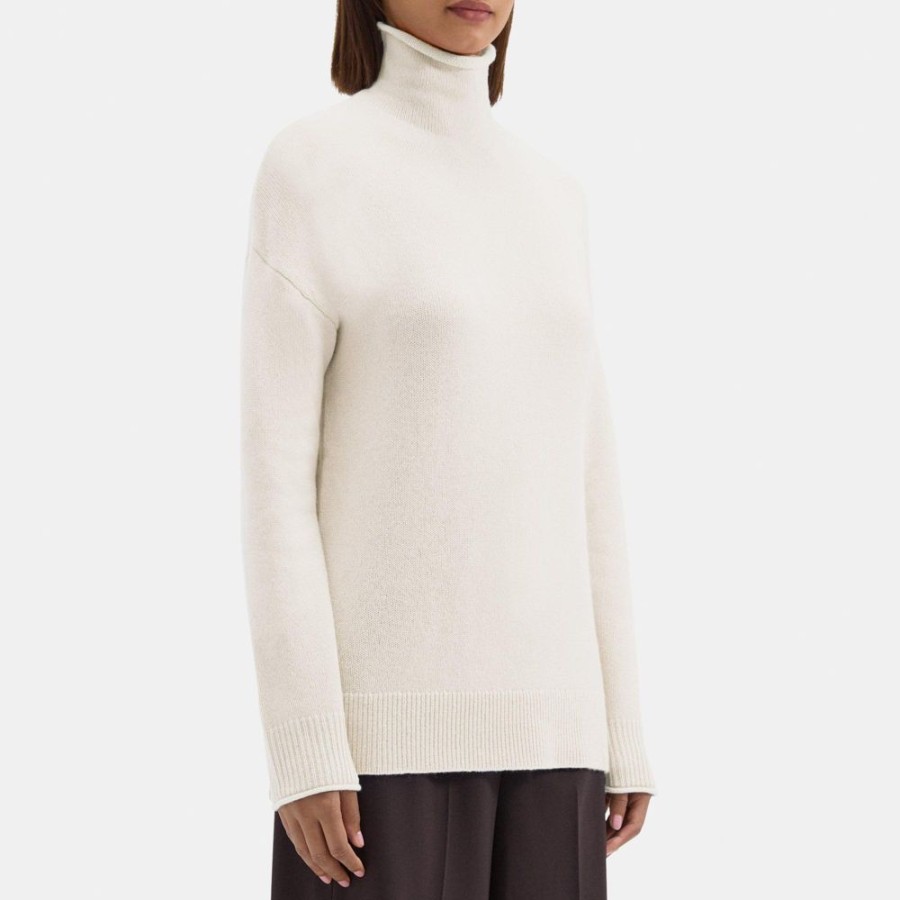 Women Theory Outlet | Slouchy Turtleneck Sweater In Cashmere Ivory